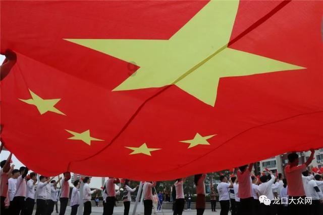 专注知识共享,请问下面这个小丑是哪部电影里的?电影叫什么名字,好像看啊知识星球开启互动学习